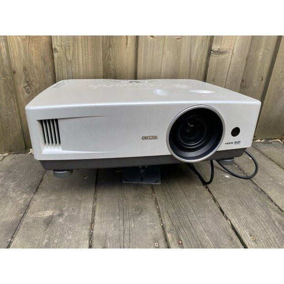 Yamaha LPX-510 720P Home Theater Projector - 1000 lumens - 3LCD 2004 - Picture 6 of 12